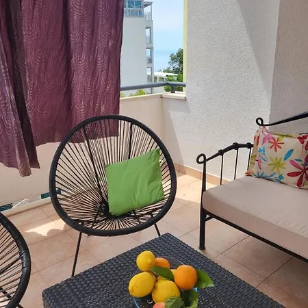 Nikmar Apartment
