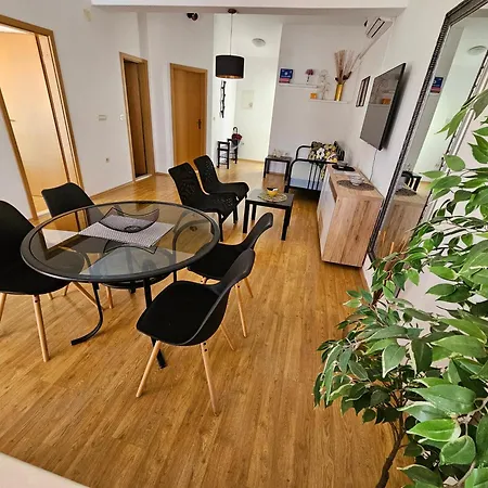 Apartment Nikmar