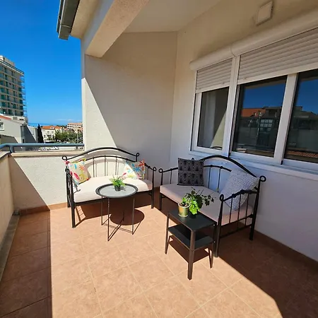 Nikmar Lägenhet Makarska