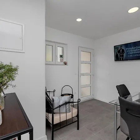 Apartment Nikmar