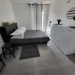 Nikmar Apartment *