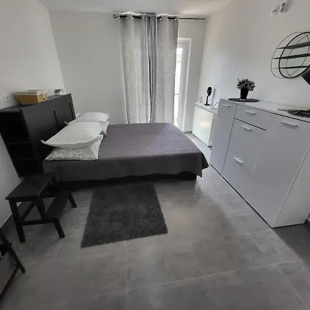 Nikmar Apartamento *